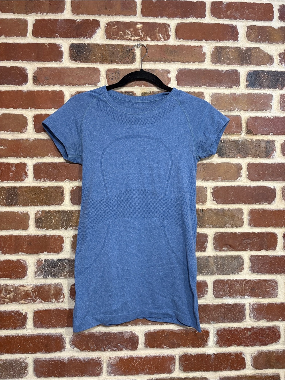 Lululemon Swiftly Tech blue short sleeve tee size 6